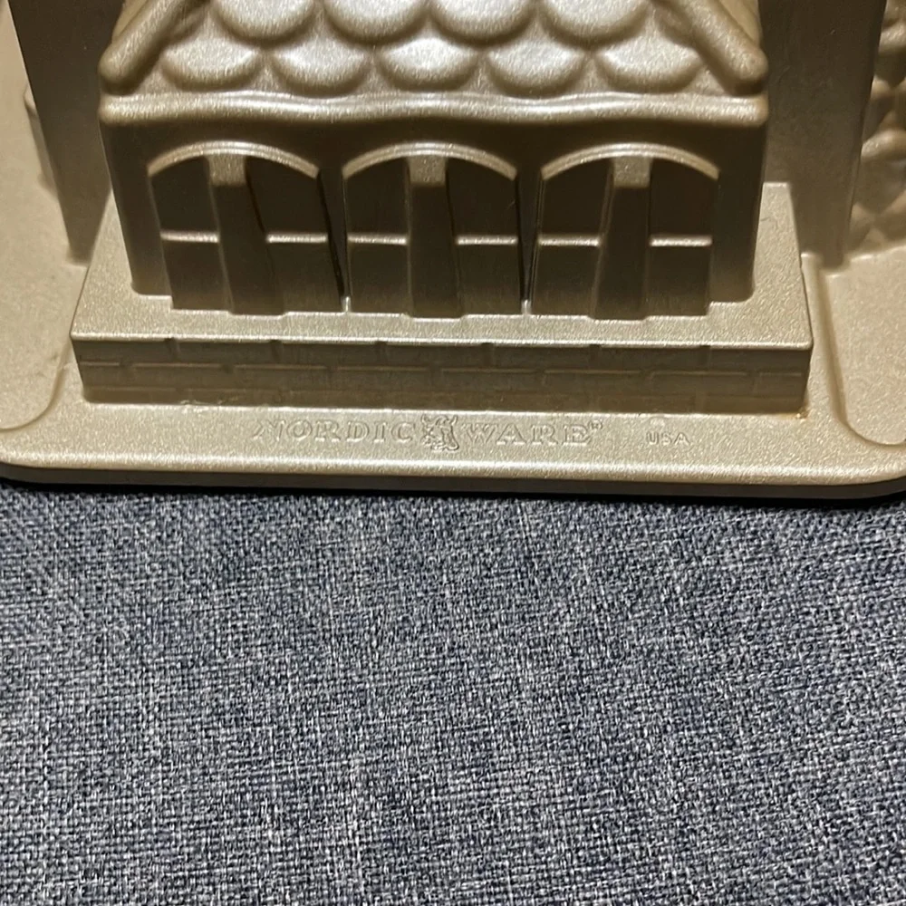 Nordic Ware Gingerbread Bundt Pan